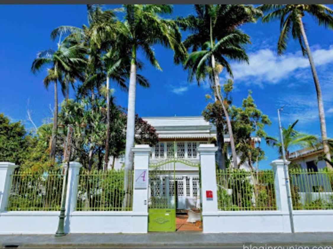 Villa Angelique - Hotel Classe Monument Historique Saint-Denis Luaran gambar
